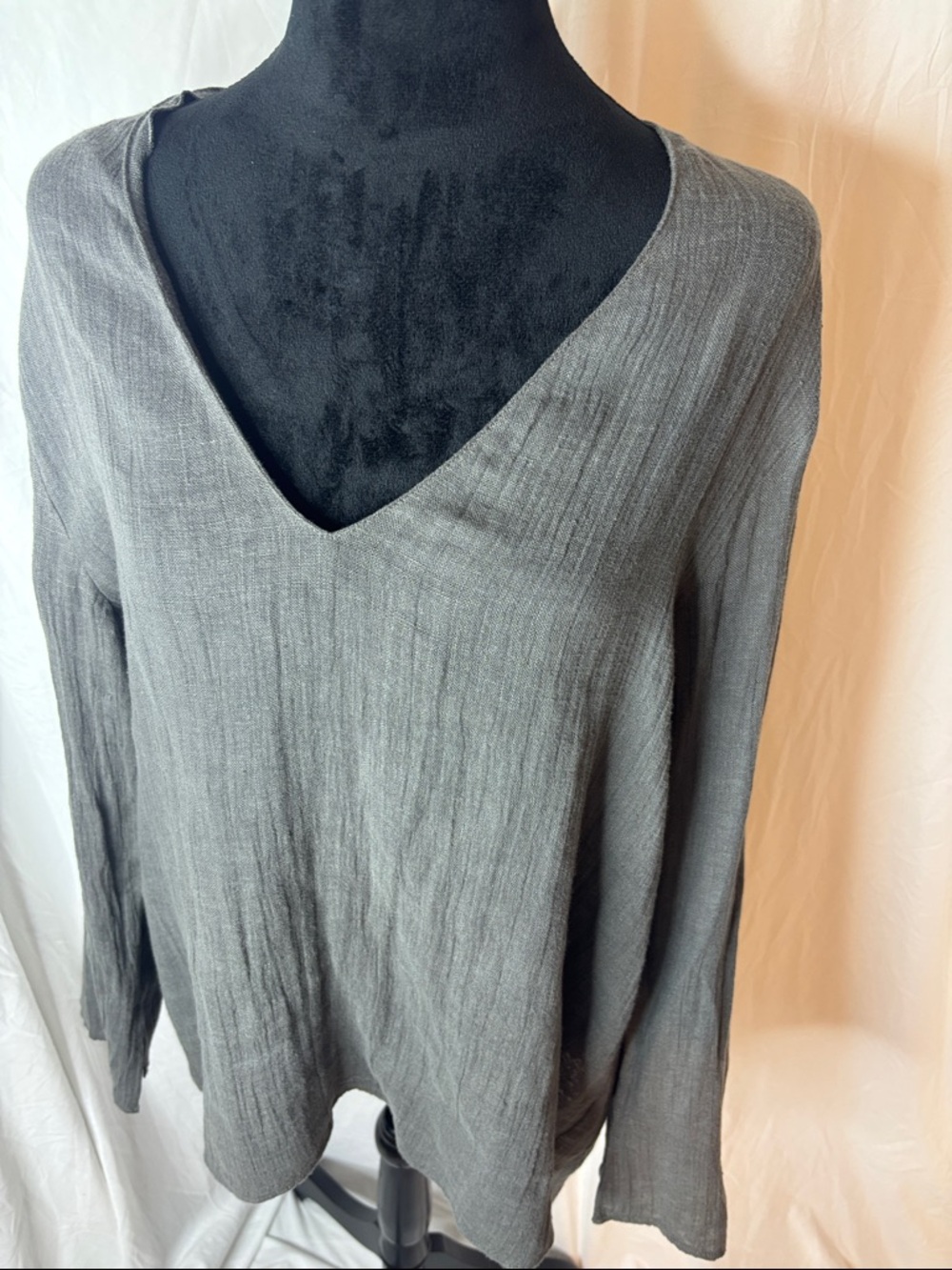 Zara Gray V-Neck Long Sleeve Top - Picture 4 of 9